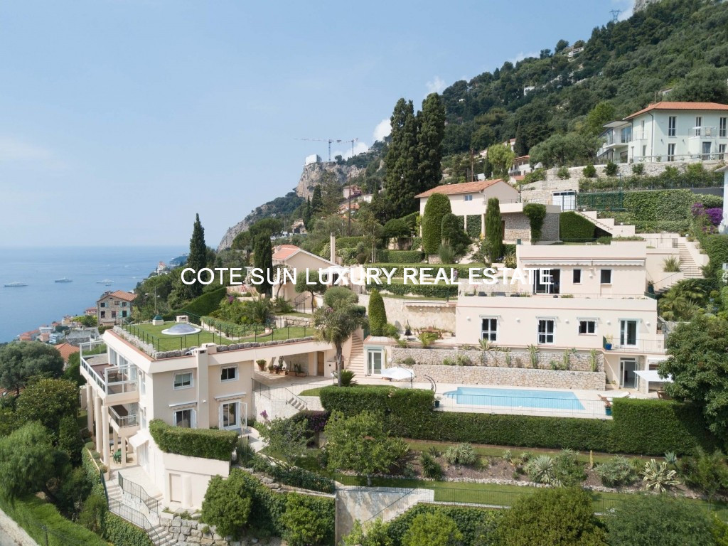 LUXURY PROPERTY WITH 3 VILLAS, 3 MIN FROM MONACO Agence Côté Sun
